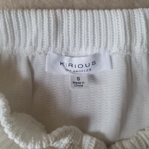 Kirious Women Strapless White Knitted Cropped Top Size Small NWOT - Picture 3 of 3
